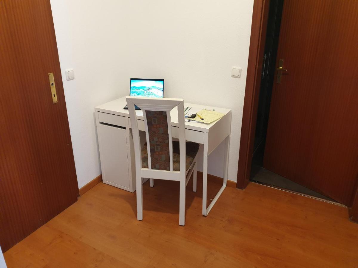 Andinas Ferienwohnung In Ruhiger Lage Direkt Am Wald Wilnsdorf Exteriör bild